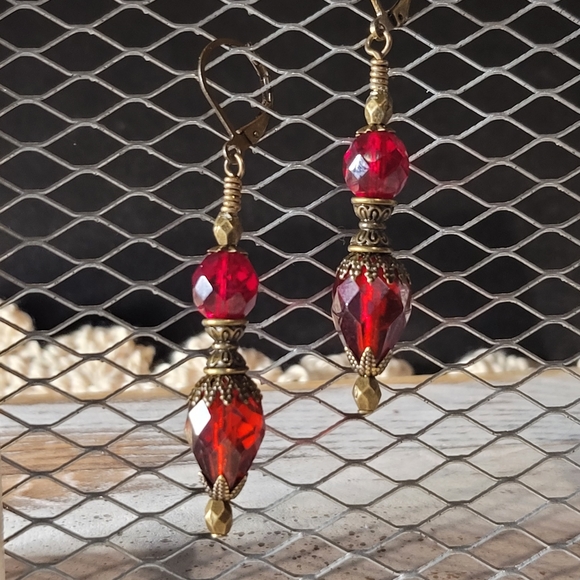 Romantic Victorian Ruby Red Drop Earrings - Picture 9 of 12